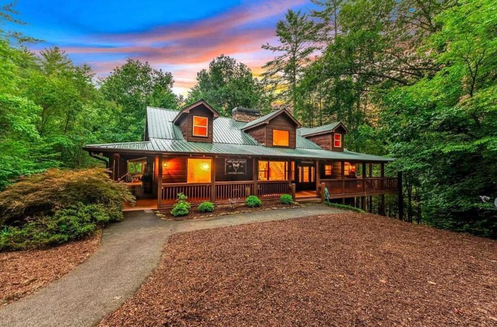 390 Twin Creeks Road