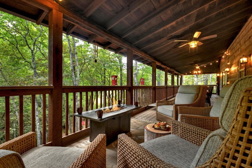 390 Twin Creeks Road