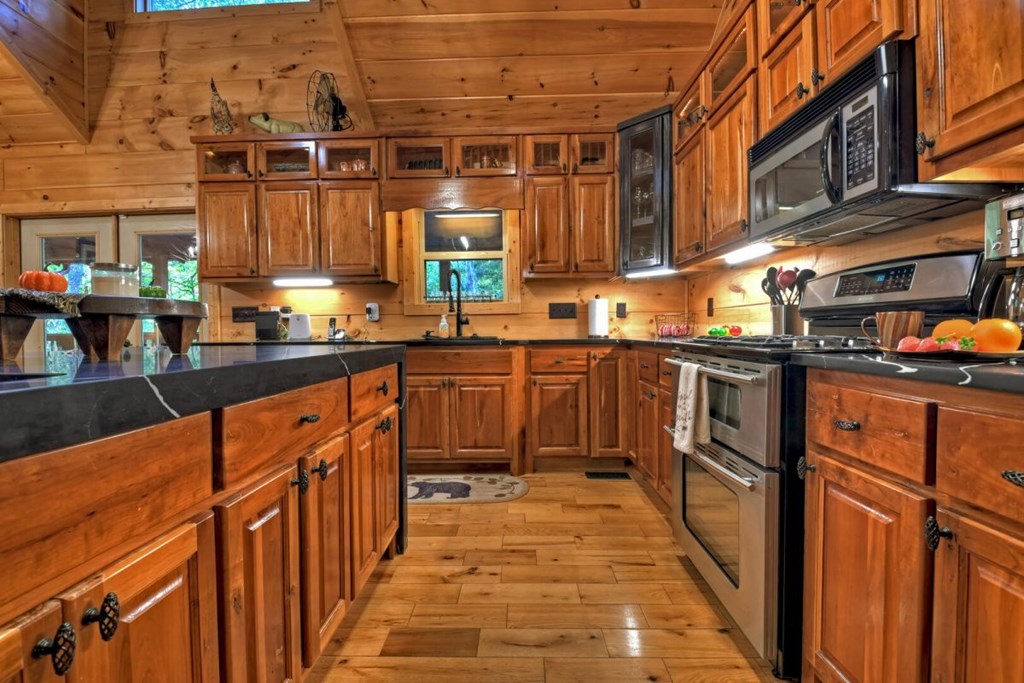 390 Twin Creeks Road