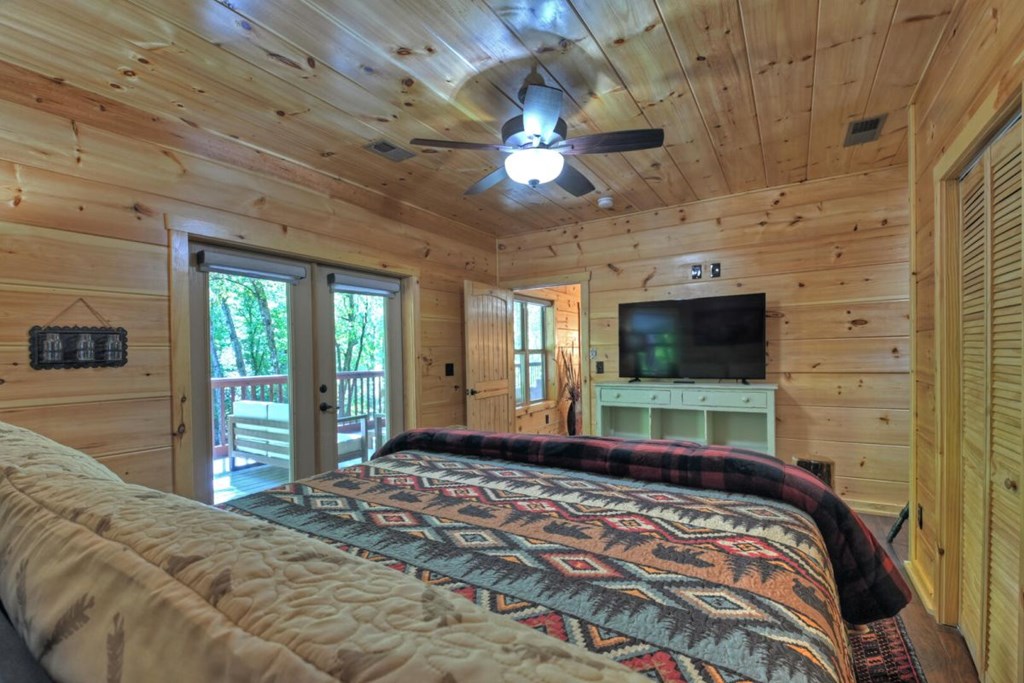390 Twin Creeks Road
