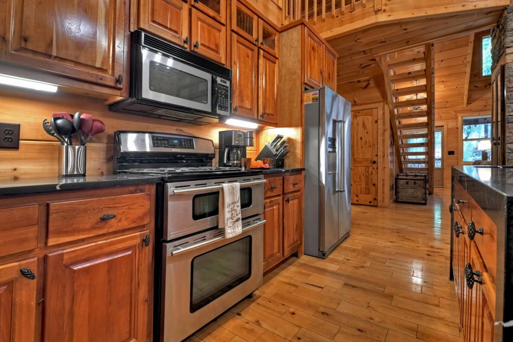 390 Twin Creeks Road