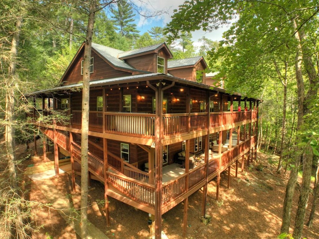 390 Twin Creeks Road