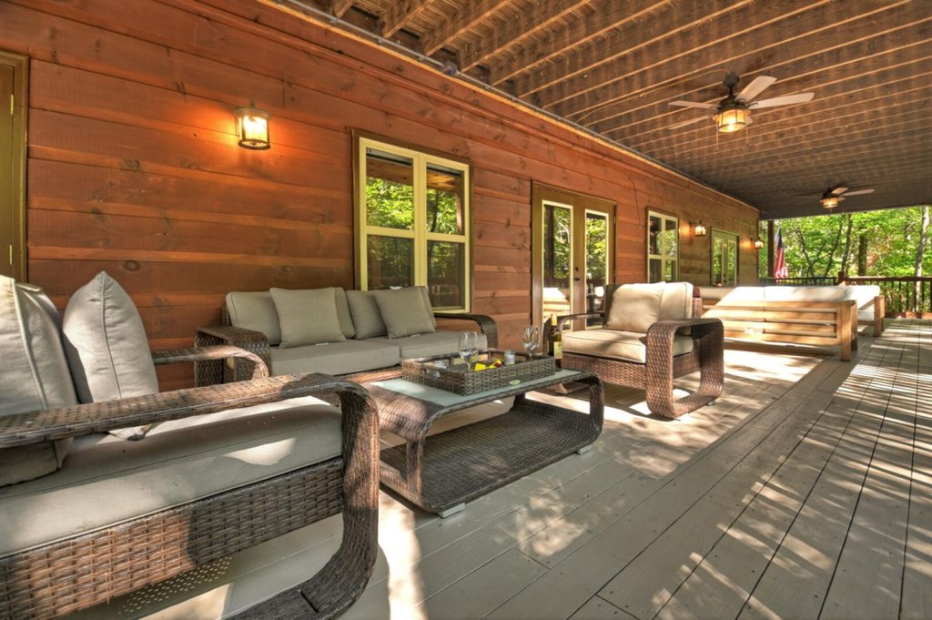 390 Twin Creeks Road