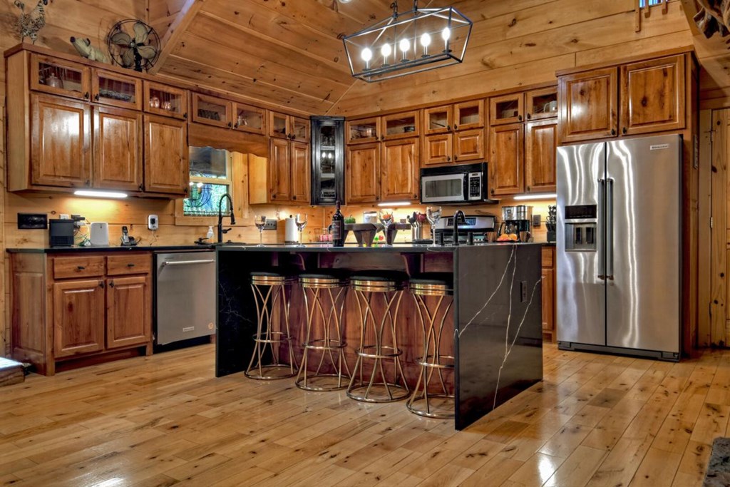 390 Twin Creeks Road