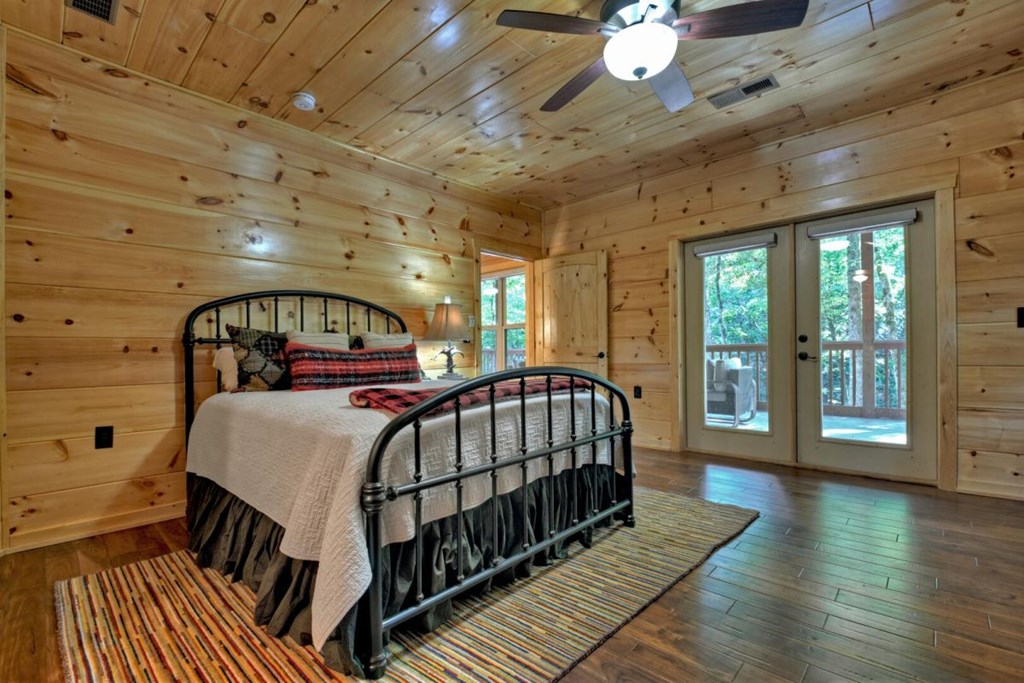 390 Twin Creeks Road