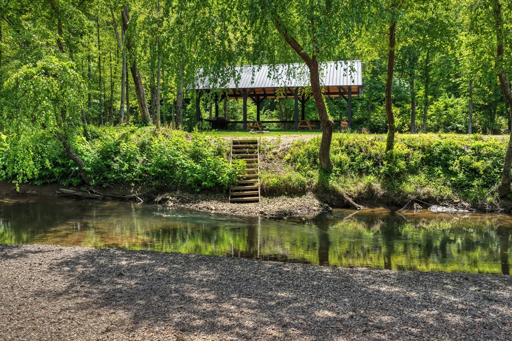 1733 Grassy Creek Road