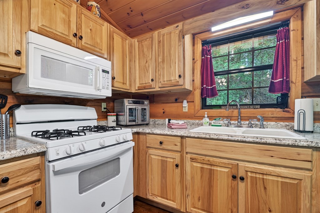 423 Laurel Creek Road