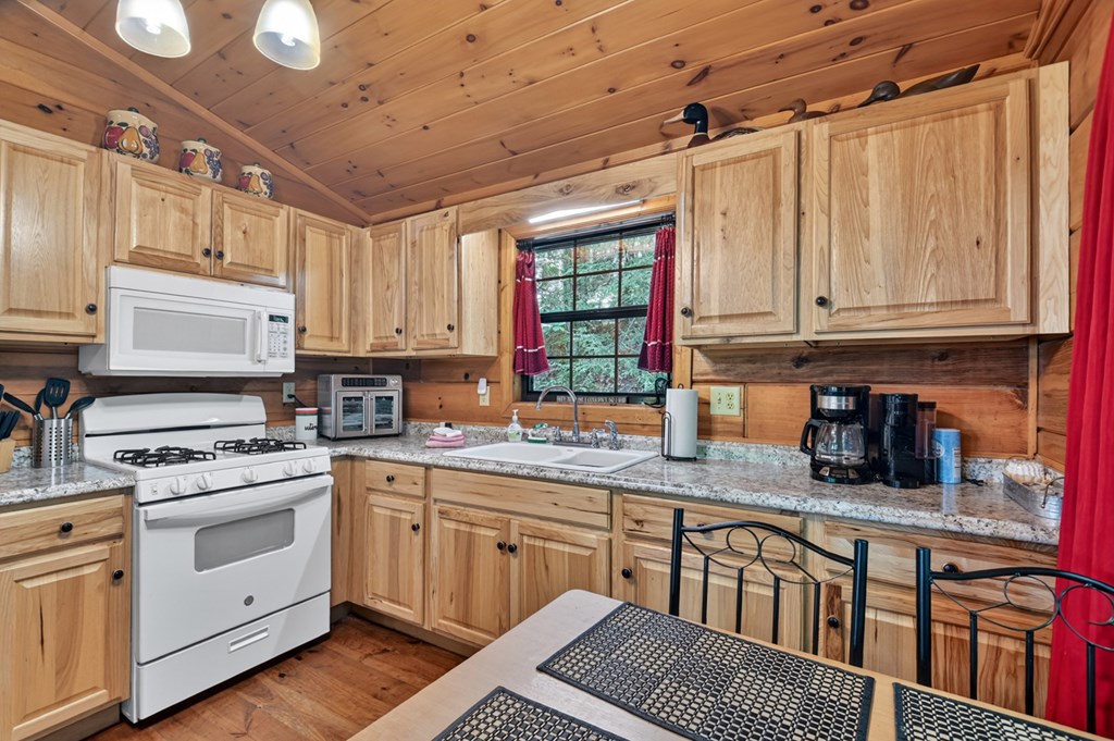 423 Laurel Creek Road