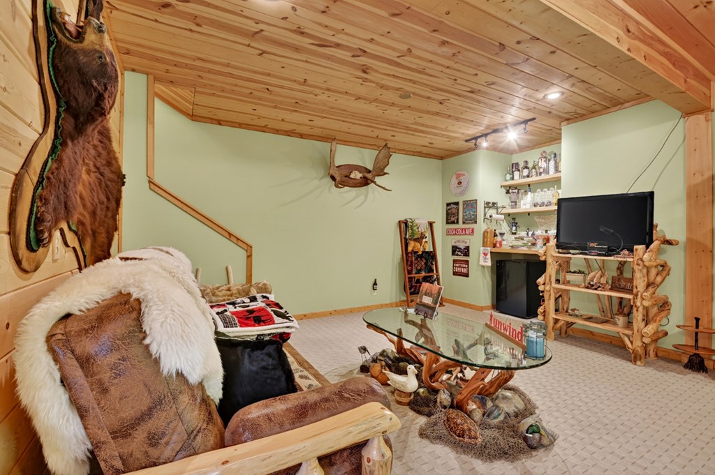 381 Morley Court