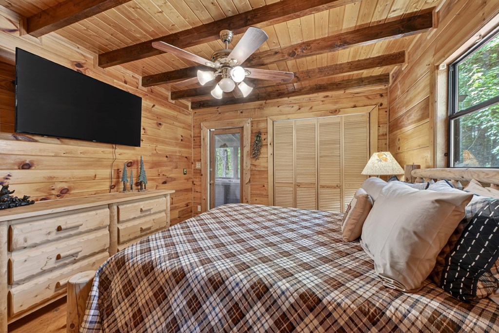 277 Hickory Nut Trail