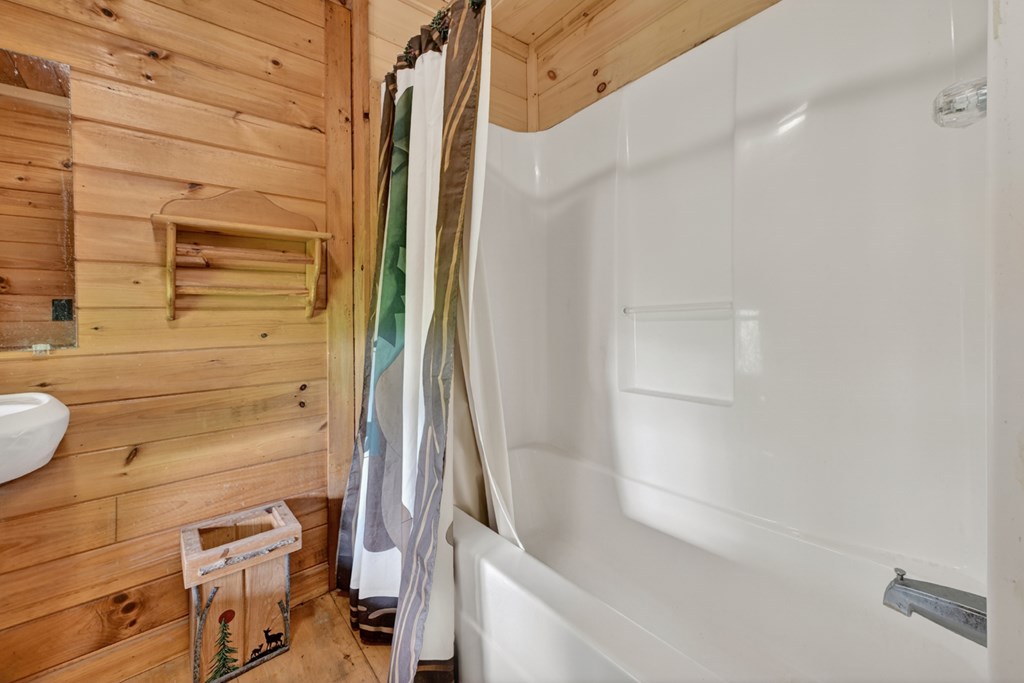 277 Hickory Nut Trail