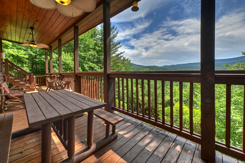 277 Hickory Nut Trail