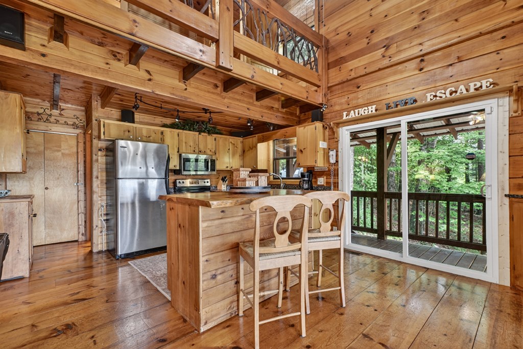 277 Hickory Nut Trail