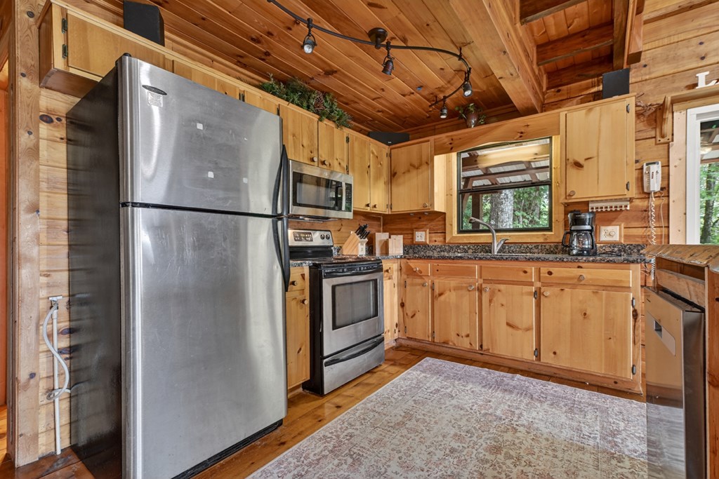 277 Hickory Nut Trail