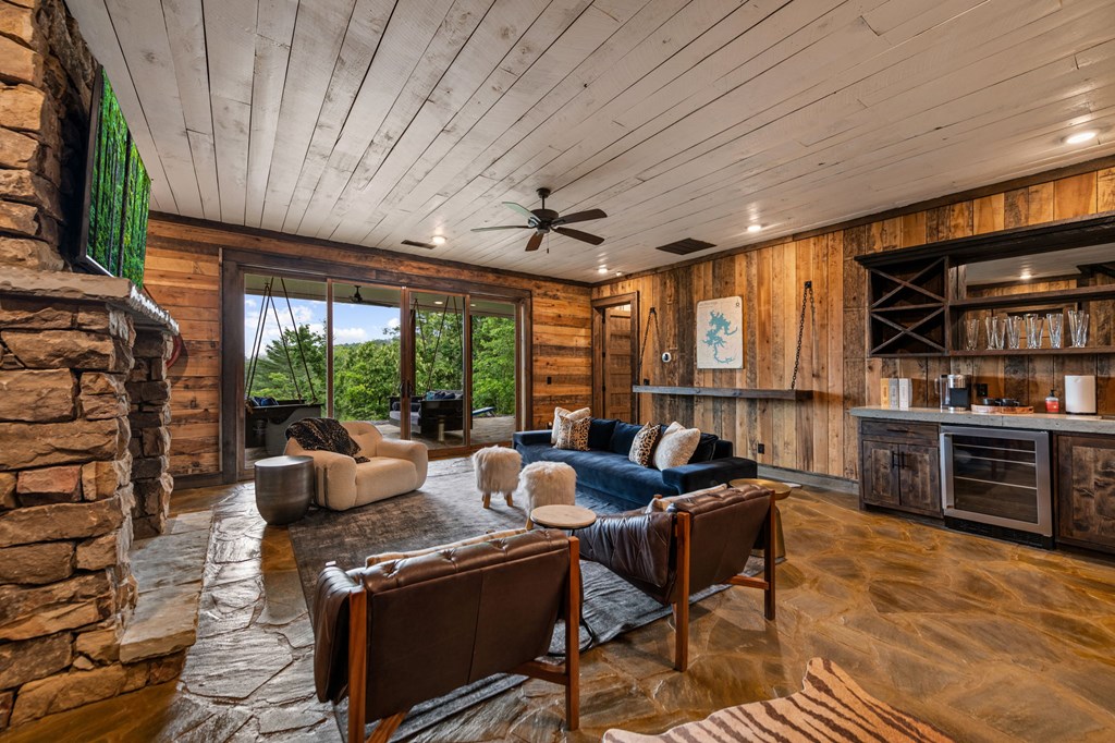 351 Black Dog Trail