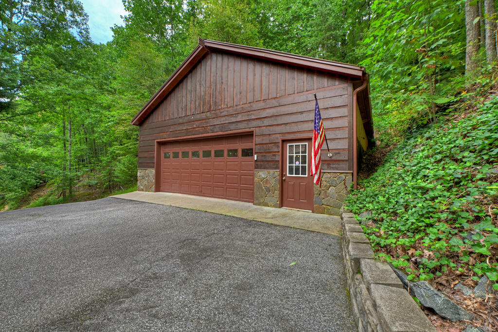 466 Hoot Owl Hill