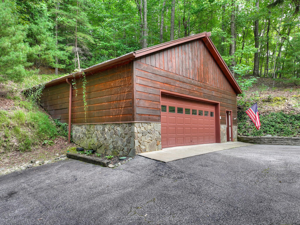 466 Hoot Owl Hill