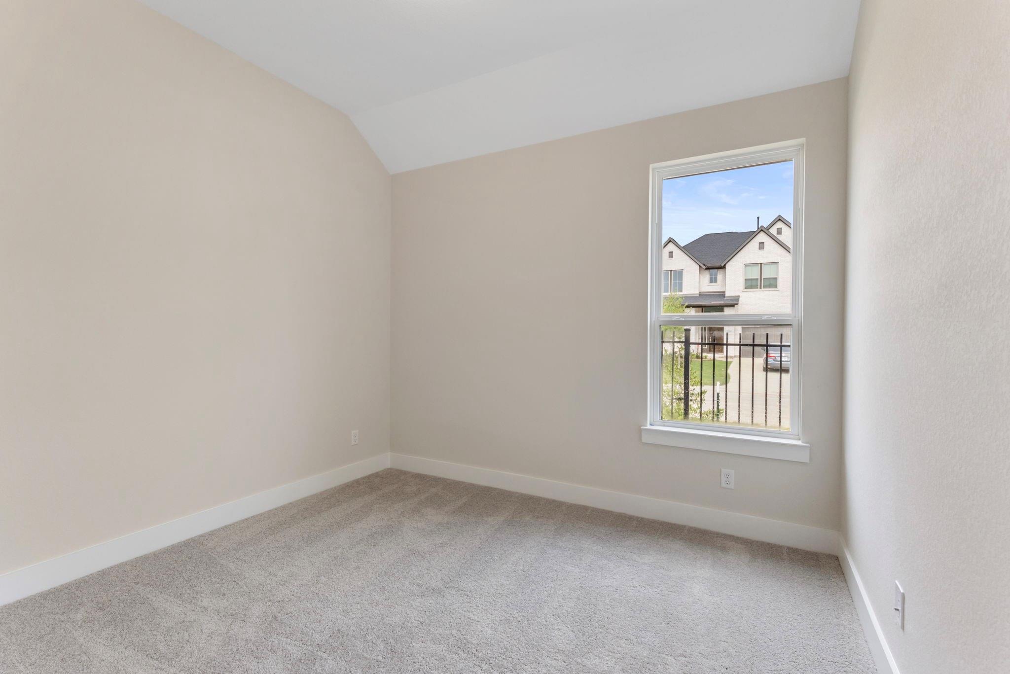 8143 Fenway Heights Dr