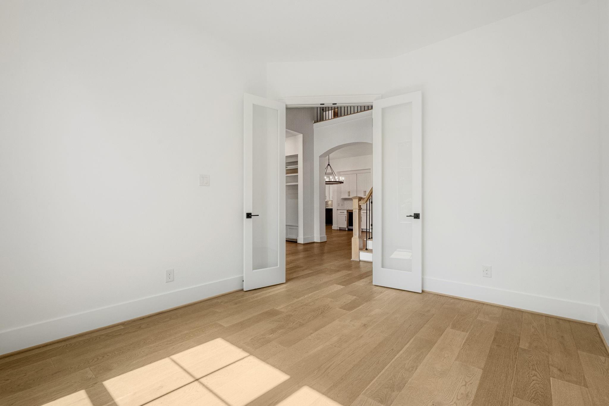 208 S Empress Green Place