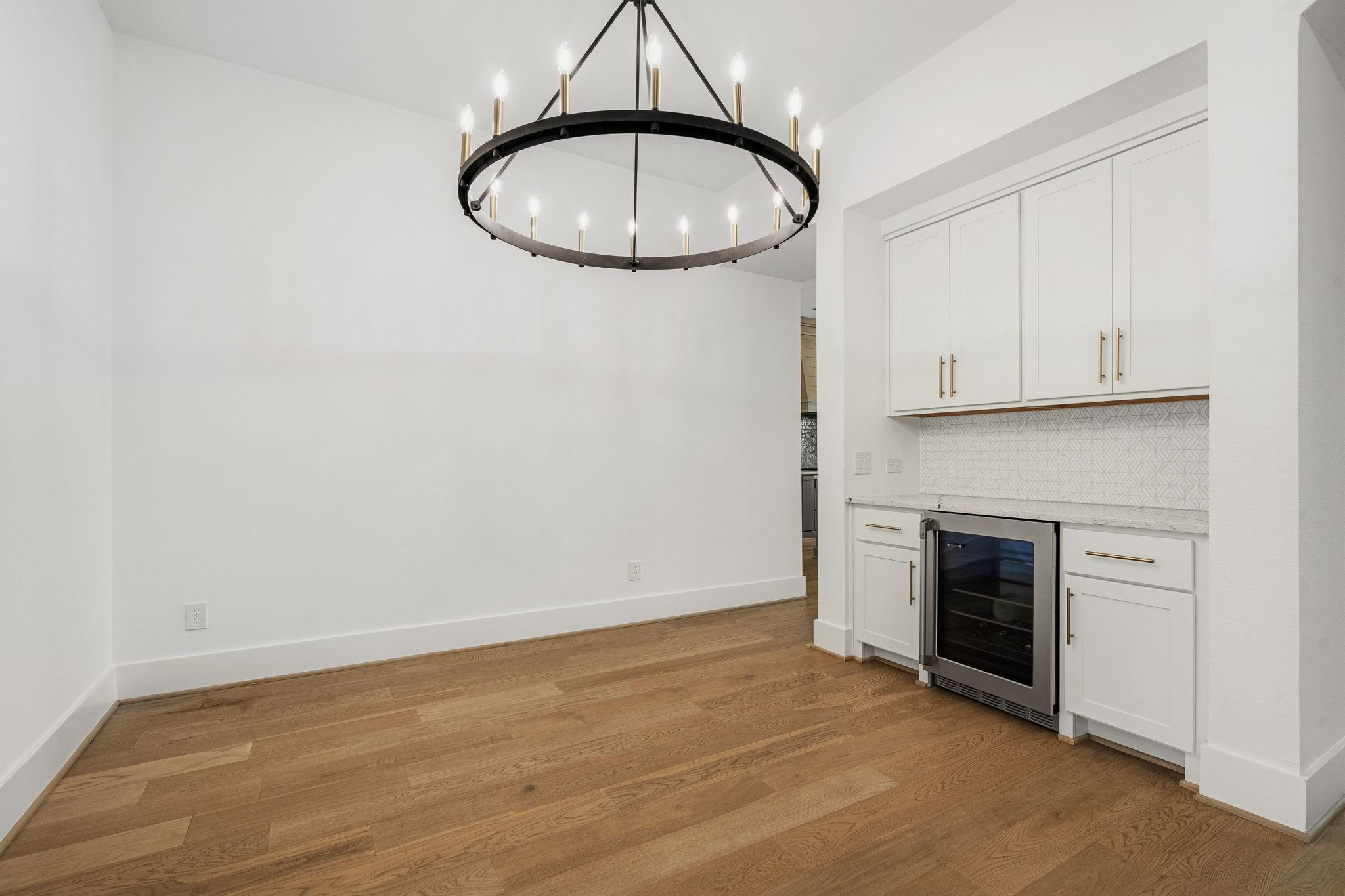 208 S Empress Green Place