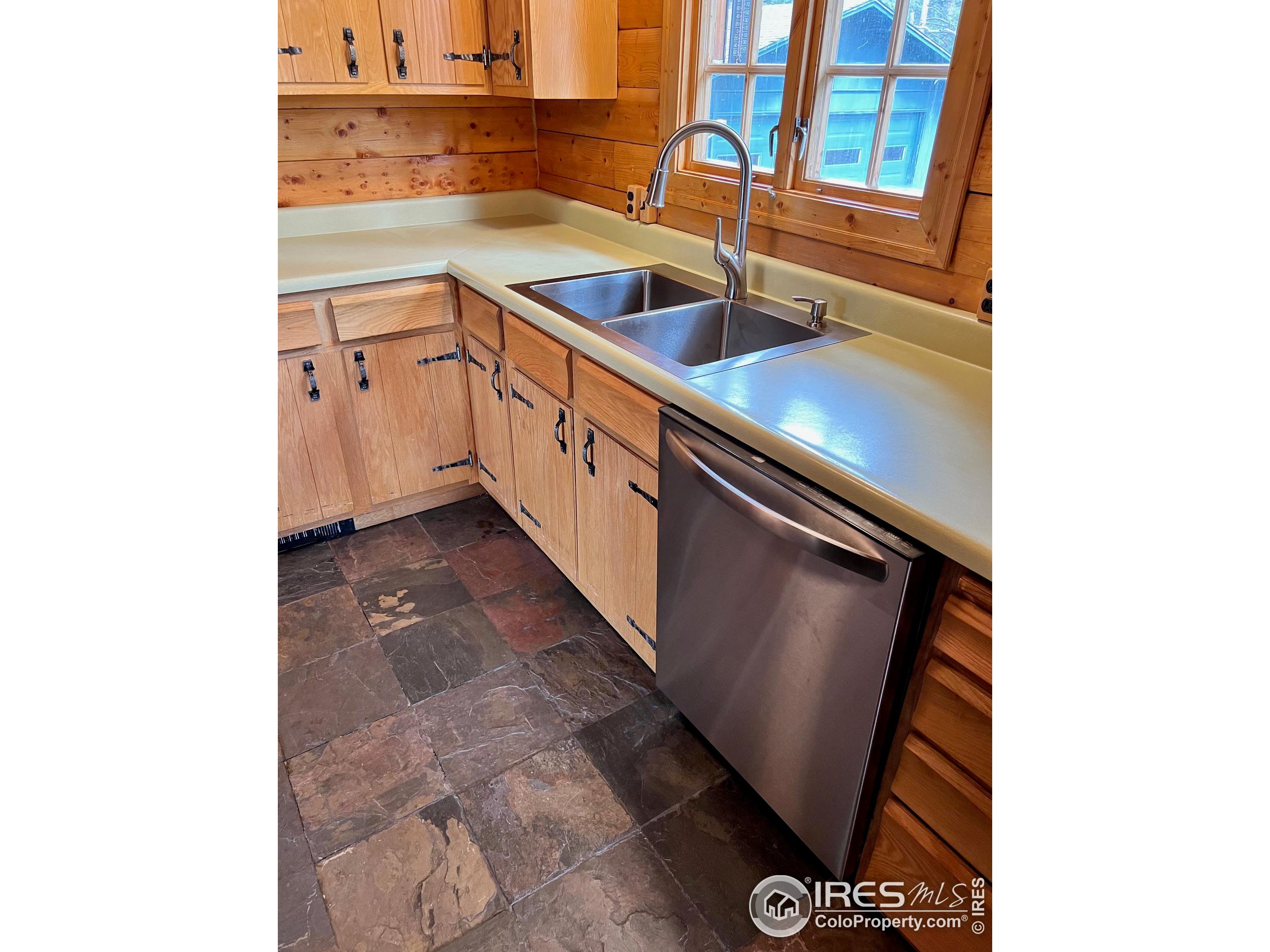 18655 Peak to Peak Hwy