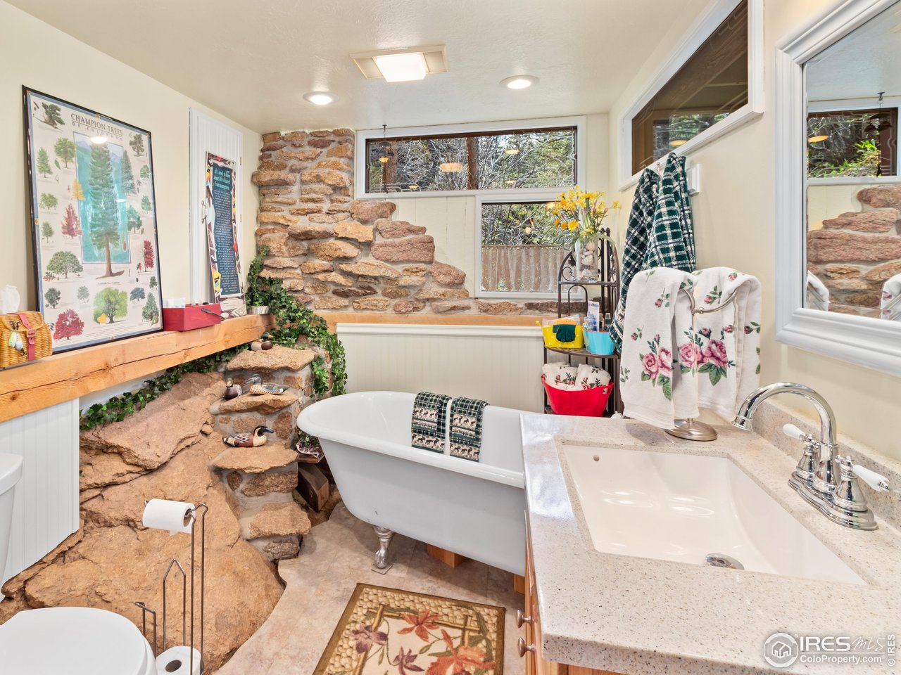 1134 Highway 7 Business