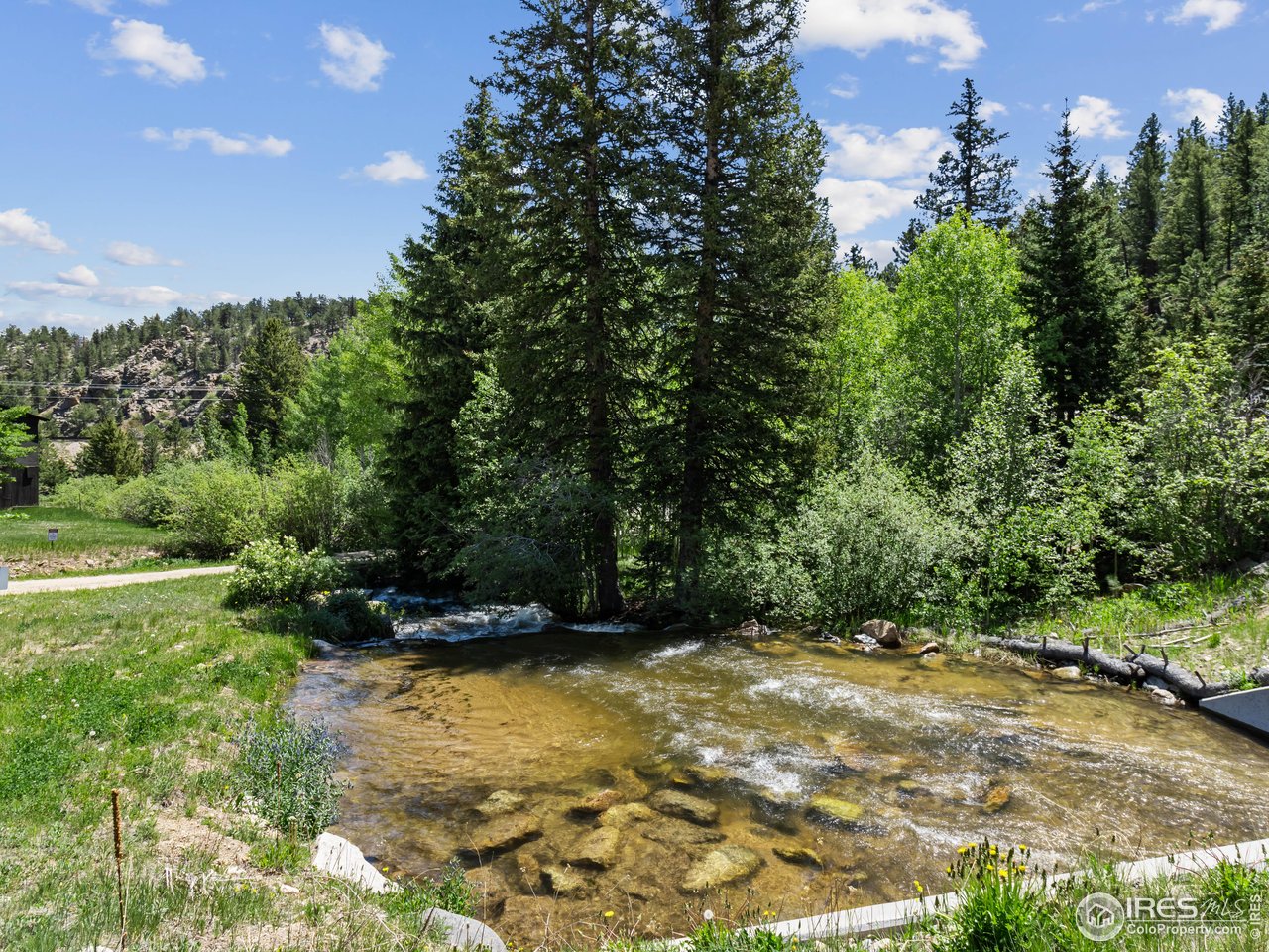 1134 Highway 7 Business