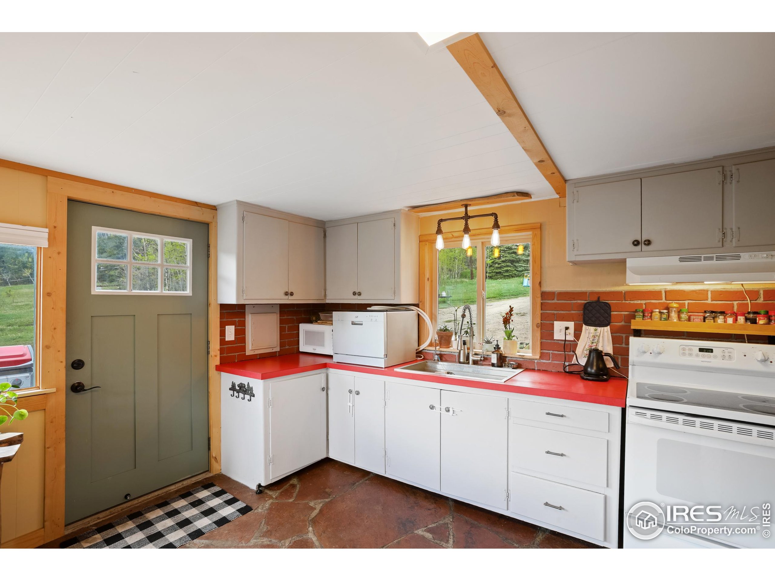 175 Ironclad View Rd