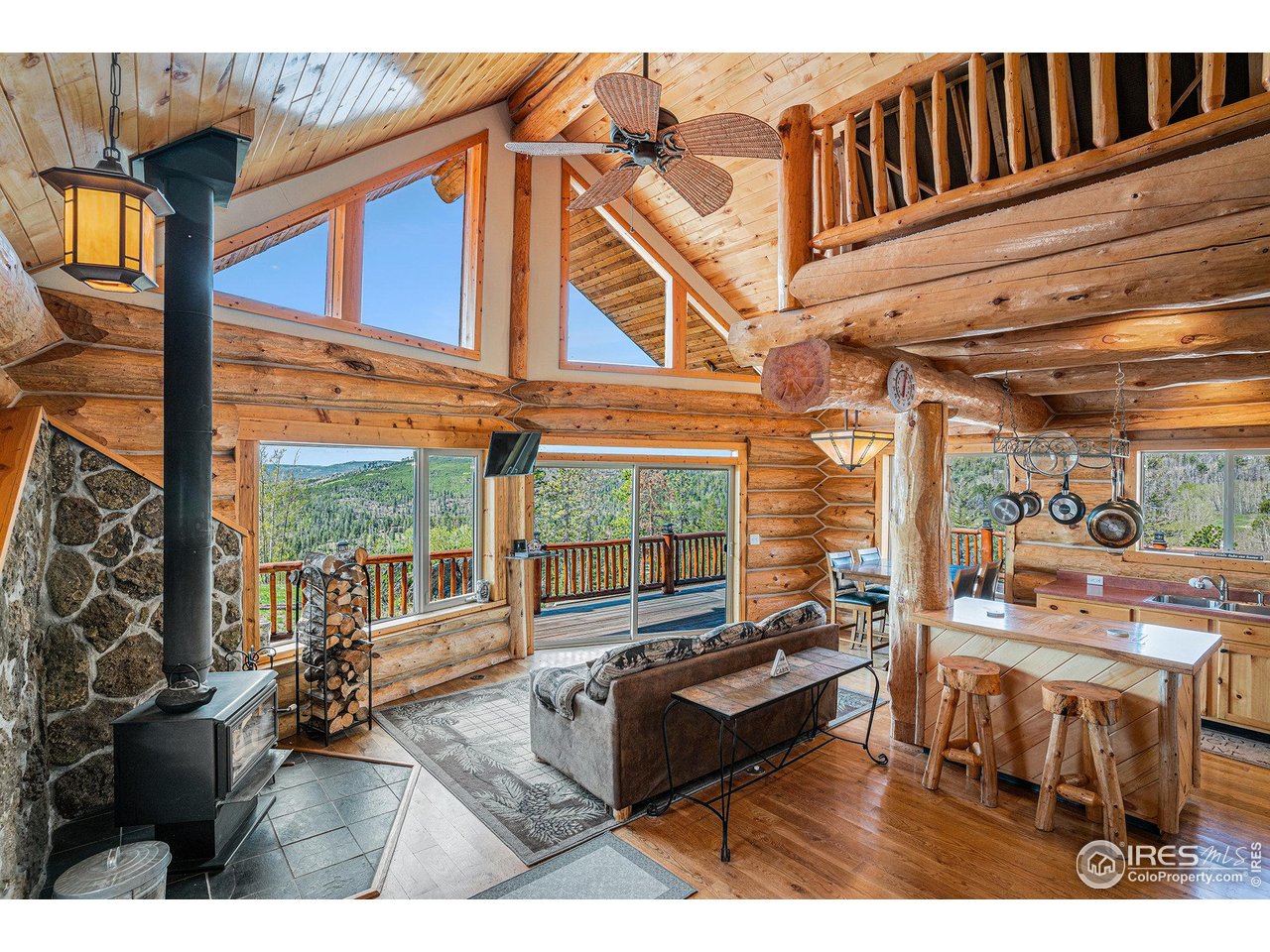 535 Meadows Dr