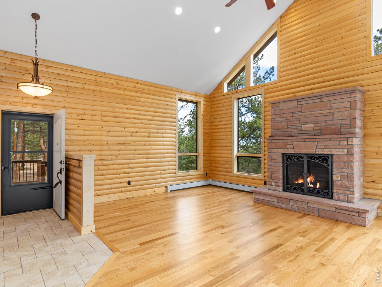 195 Rockledge Cir