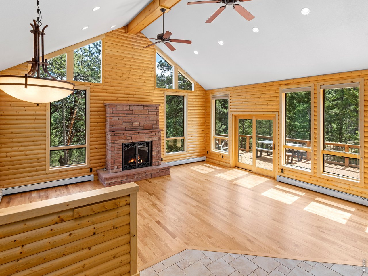 195 Rockledge Cir