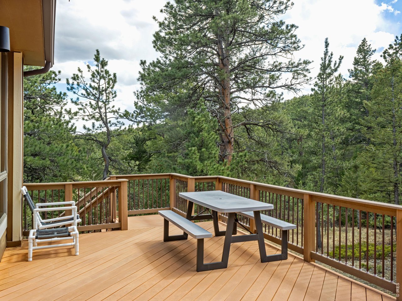195 Rockledge Cir