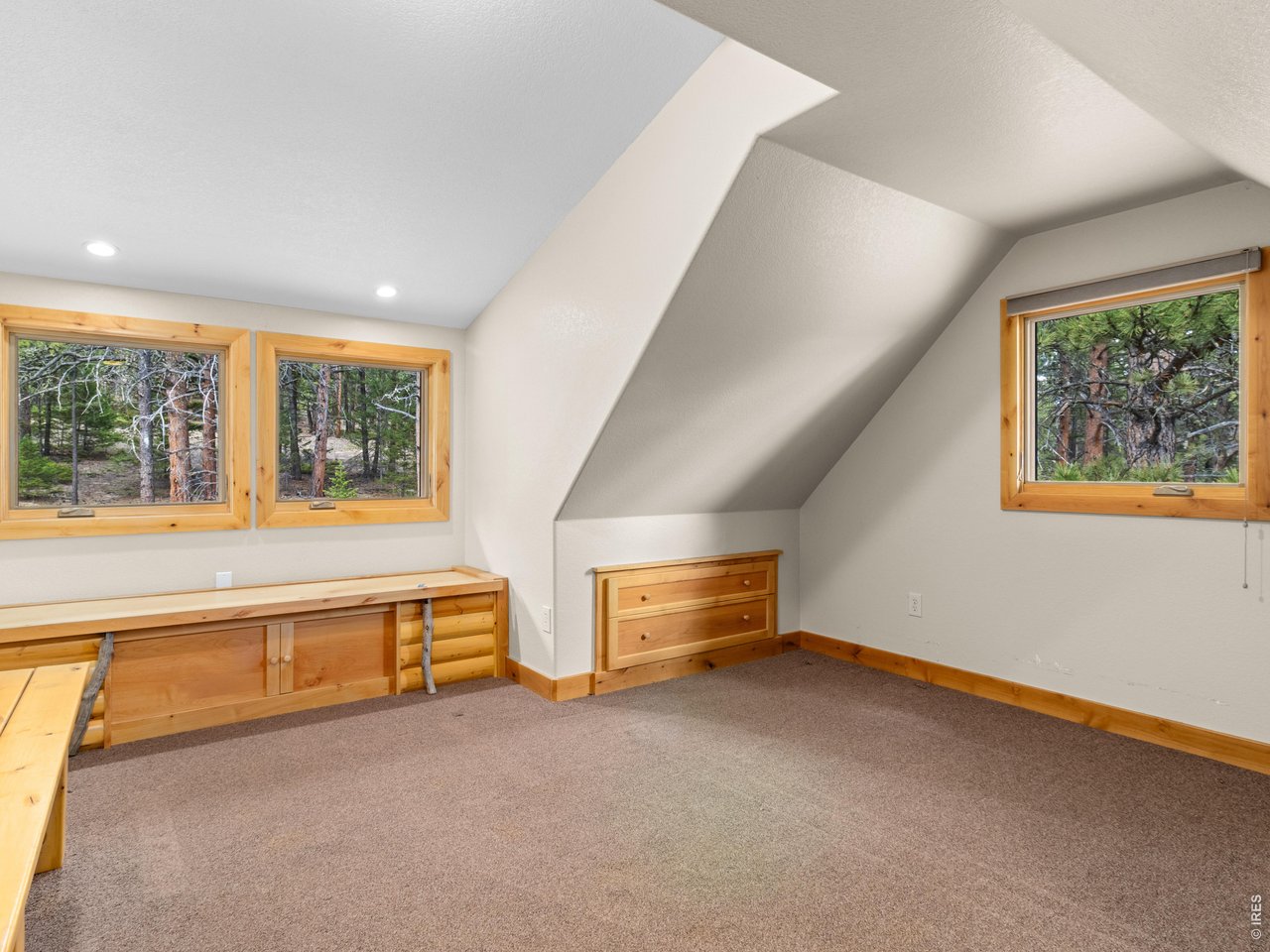 195 Rockledge Cir