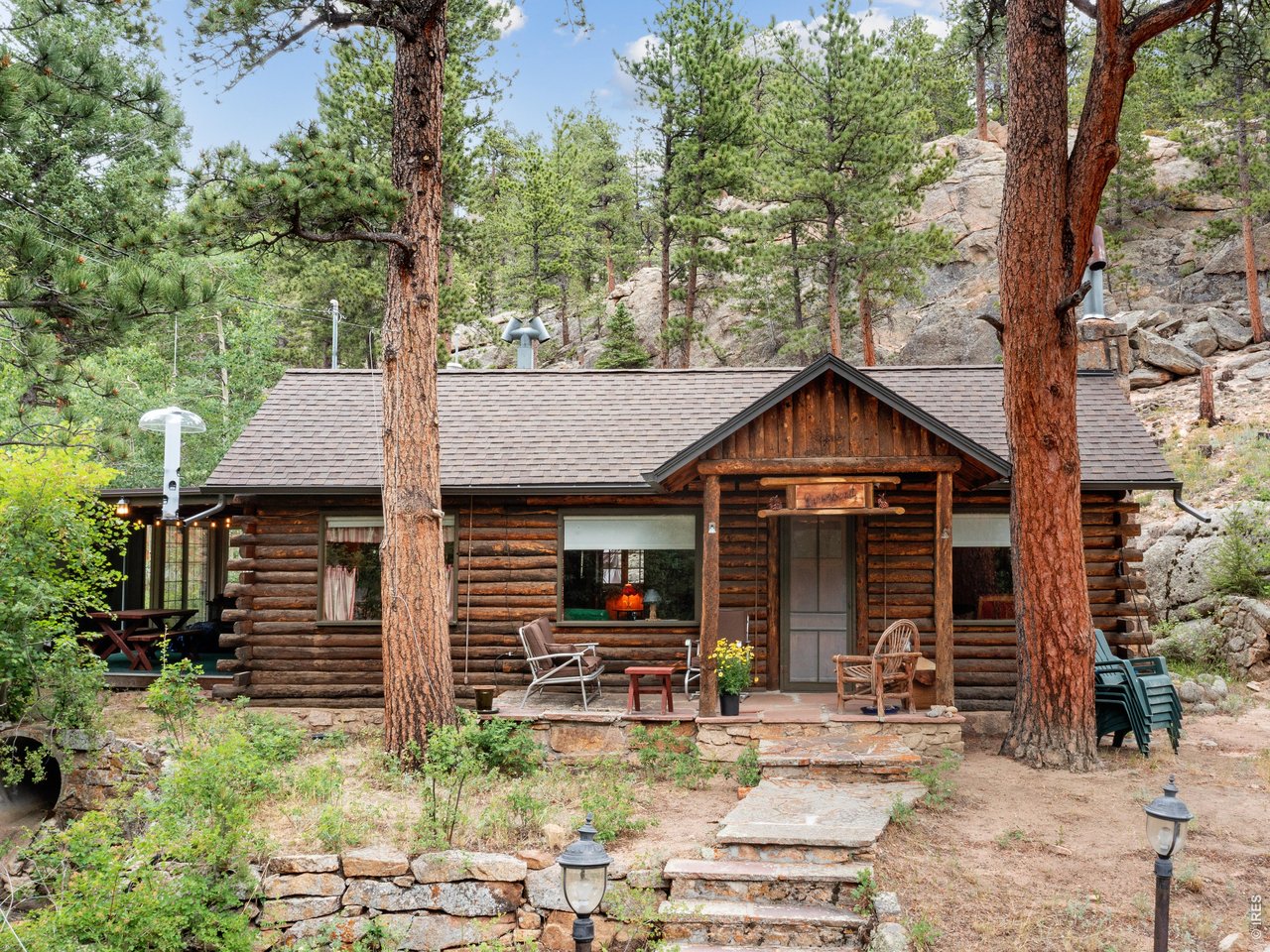 2426 Riverside Dr