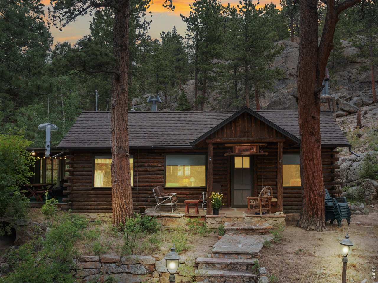2426 Riverside Dr