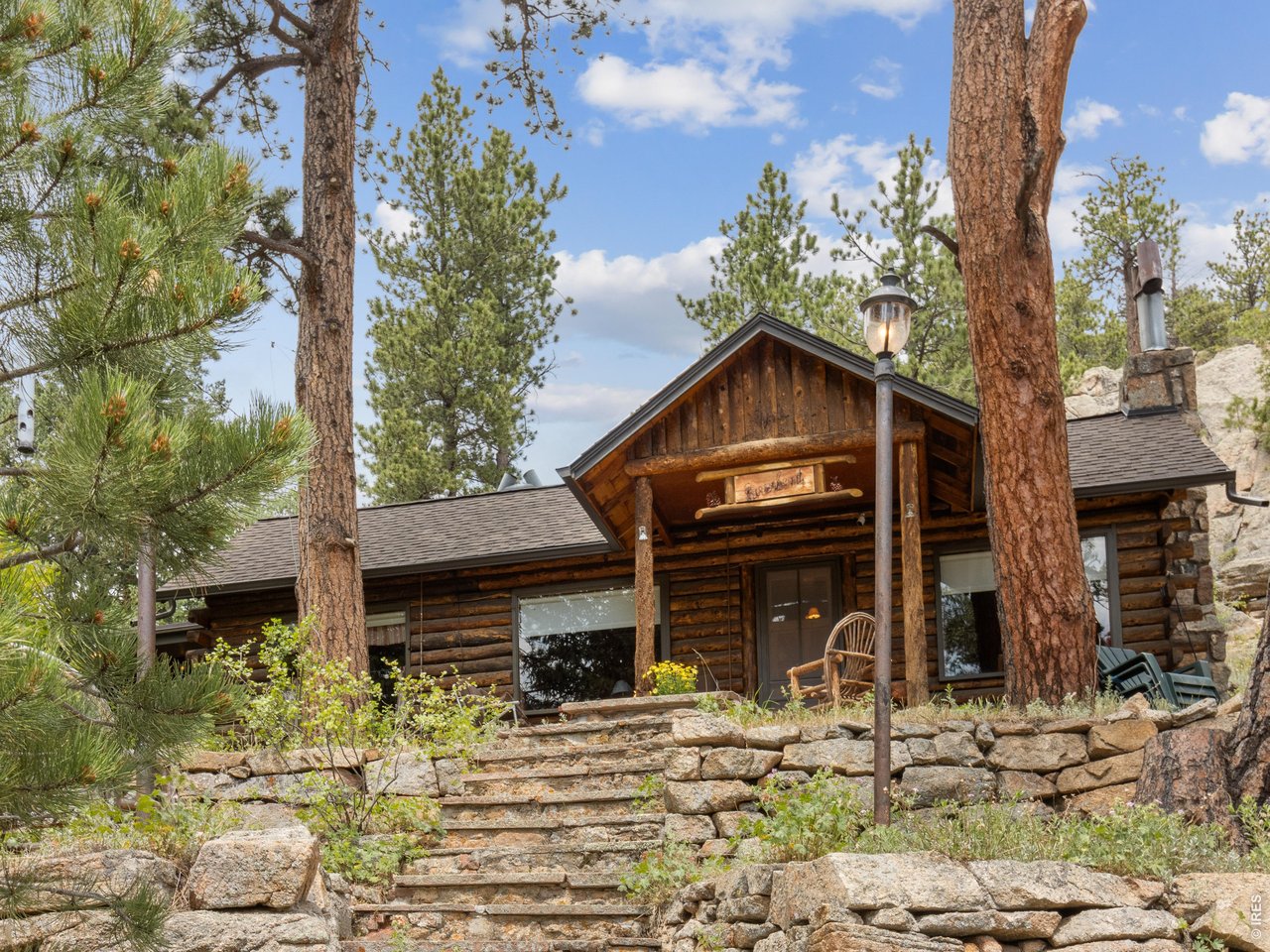 2426 Riverside Dr