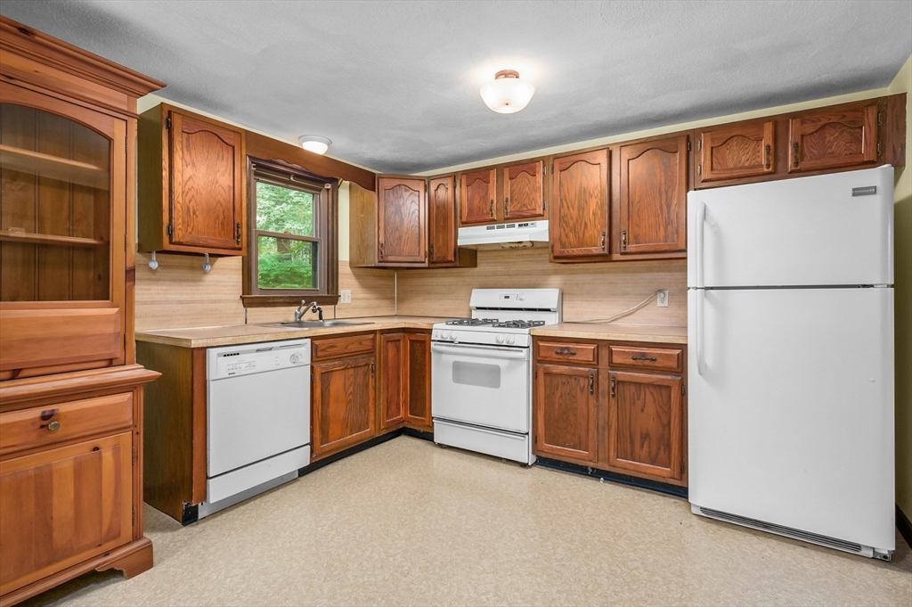 44 Pickerel Way