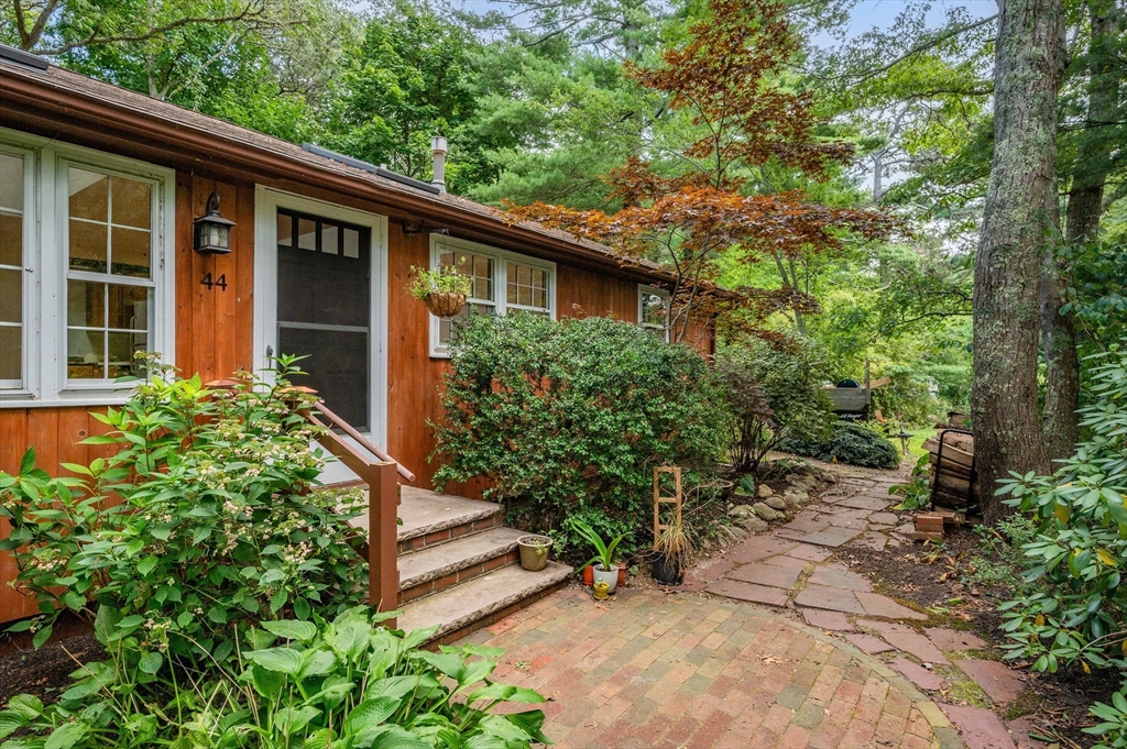 44 Round Pond Dr