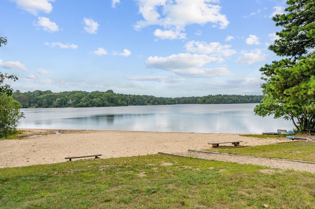 44 Round Pond Dr