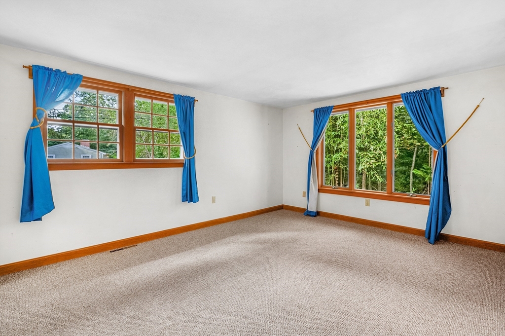 44 Round Pond Dr