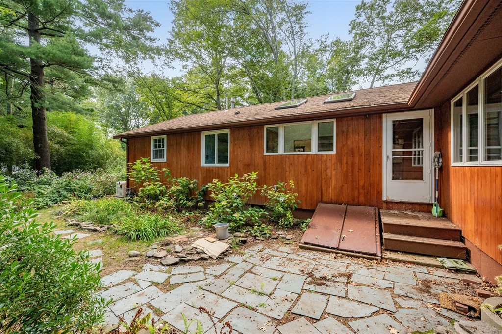 44 Round Pond Dr