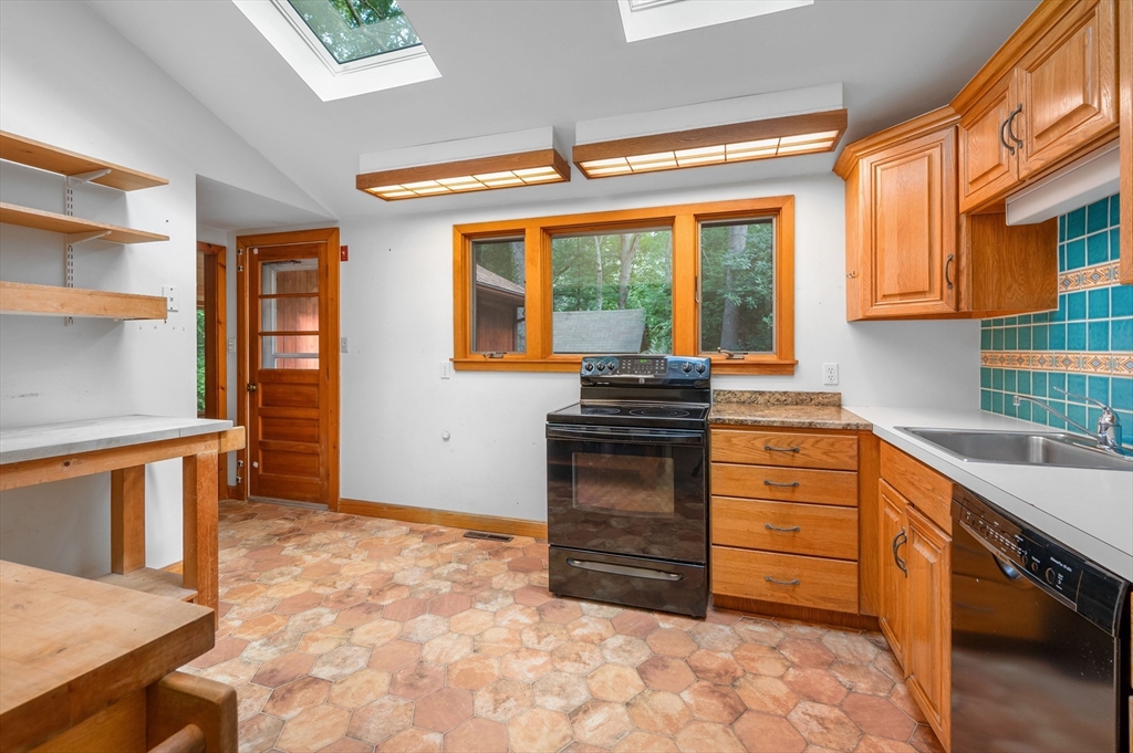 44 Round Pond Dr