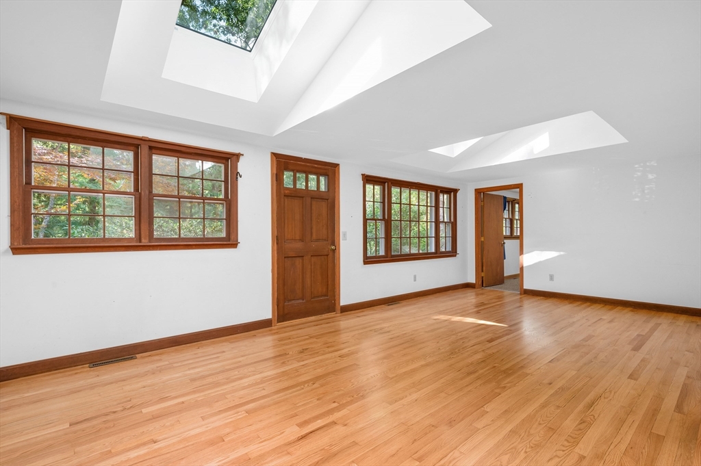 44 Round Pond Dr