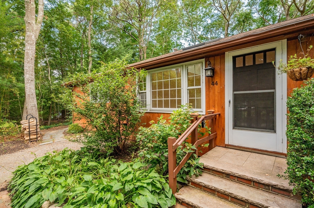 44 Round Pond Dr
