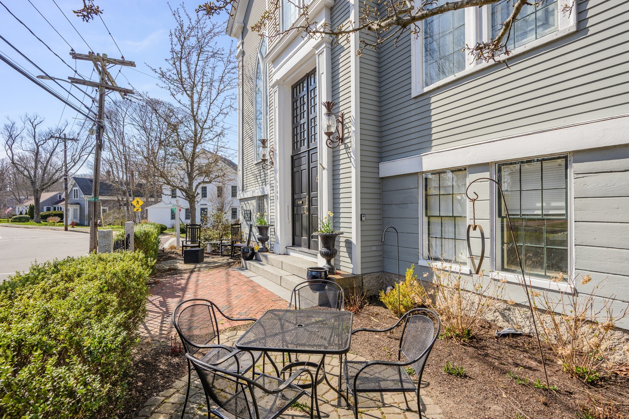 143 Main St