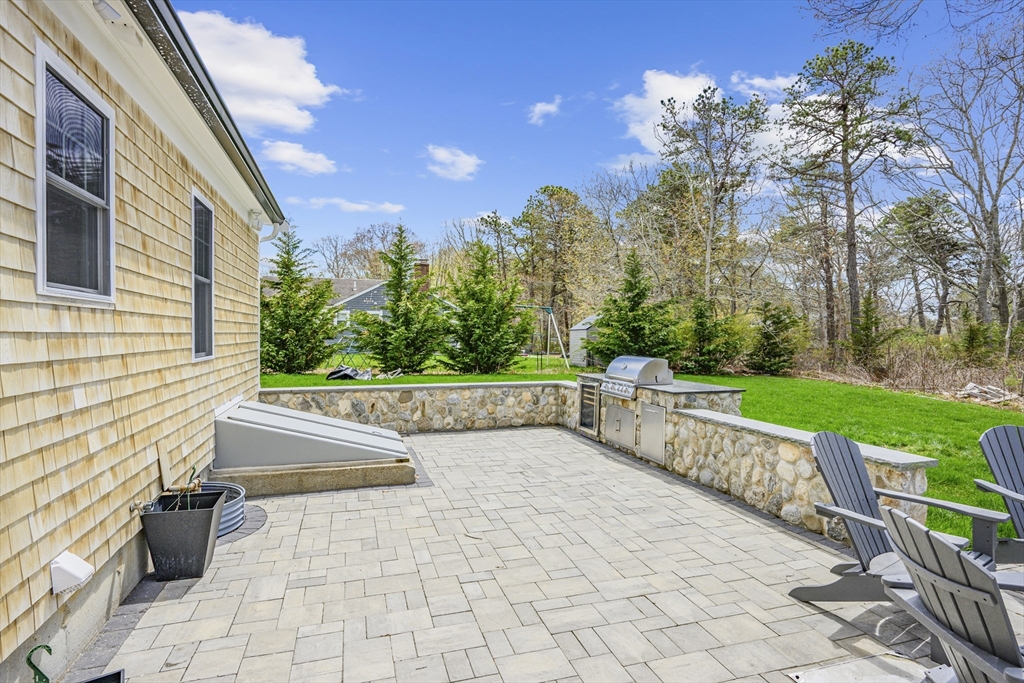 2 W Crossfield Rd