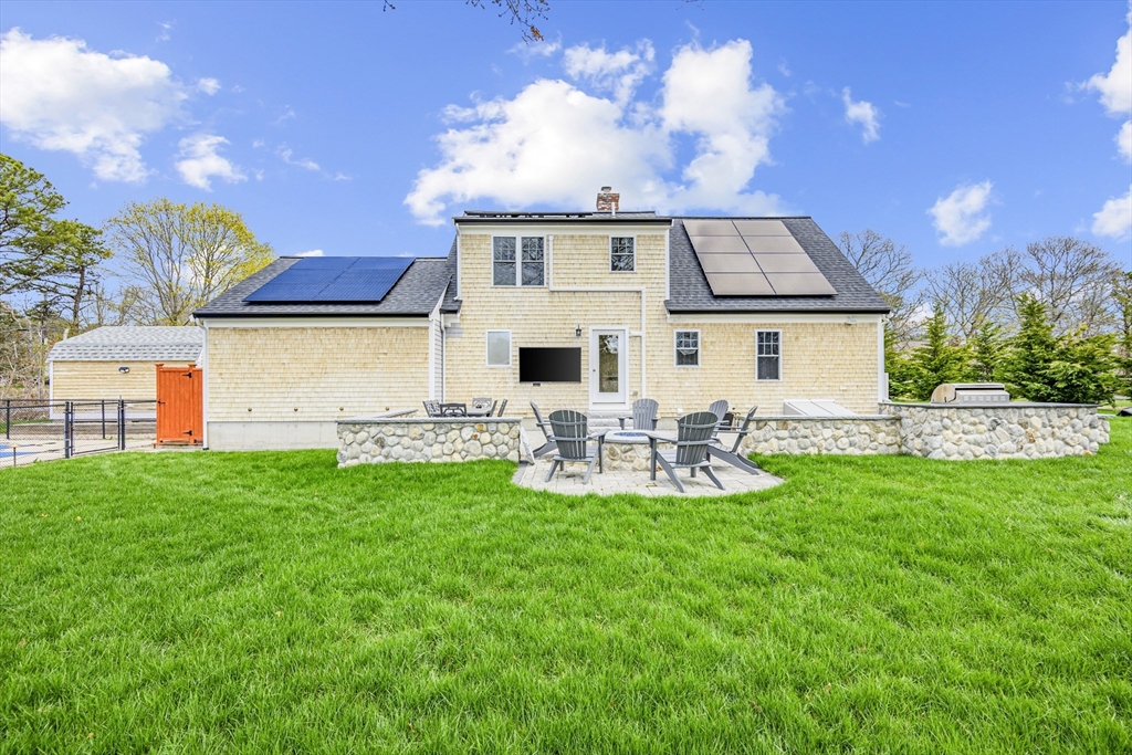 2 W Crossfield Rd