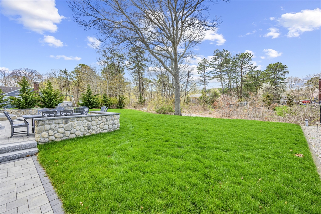 2 W Crossfield Rd