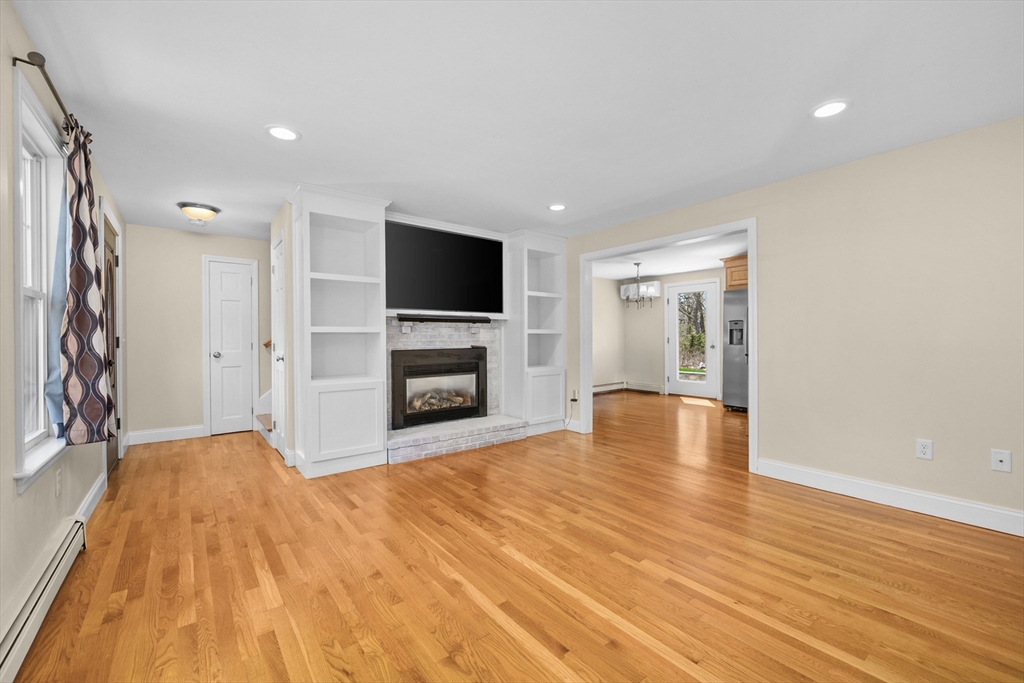 2 W Crossfield Rd