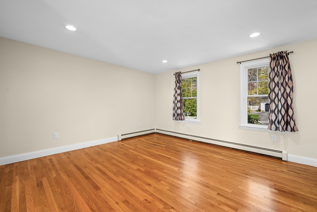 2 W Crossfield Rd